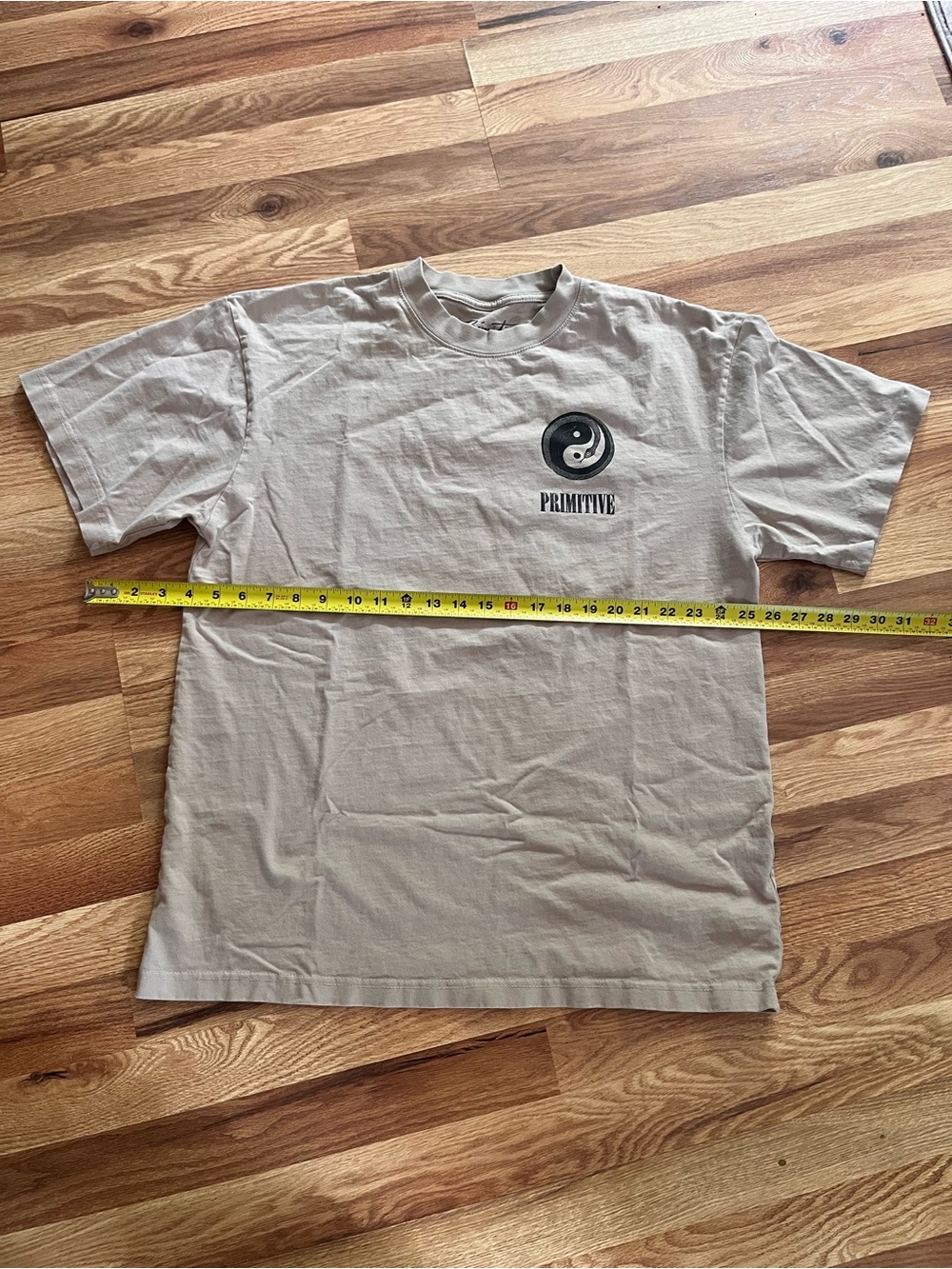 Primitive Cream Tee with Black Yin Yang Print - Picture 5 of 6